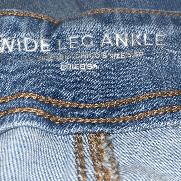 Chicos Womens Jeans Size 18P Petite Blue Wide Leg Ankle Classic Denim Light Wash - Picture 3 of 10